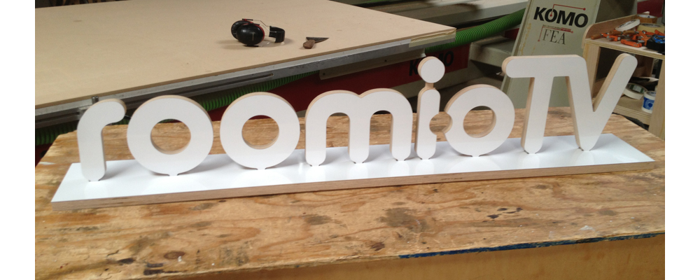 3d standing sign with base